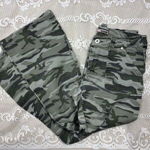 camo cargo flares
